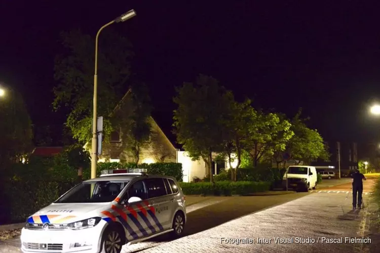 Jongen (18) meerdere keren gestoken bij straatroof Castricum, belt gewond aan bij woning