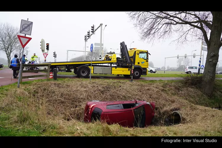 Automobilist in sloot na onwelwording