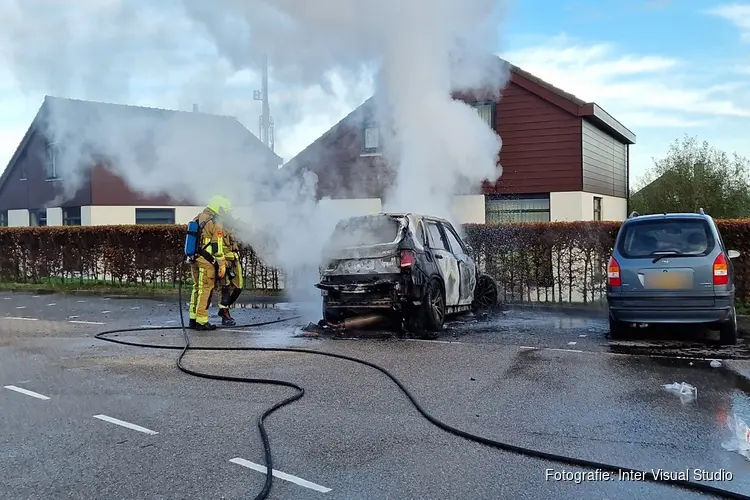Auto in brand op parkeerplaats Hotel Akersloot