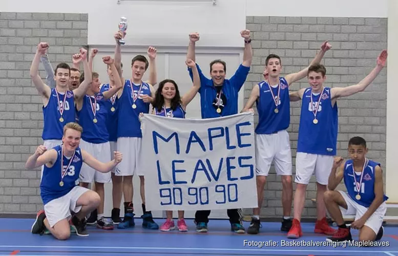 MAPLELEAVES U16-1 KAMPIOEN NA THRILLER