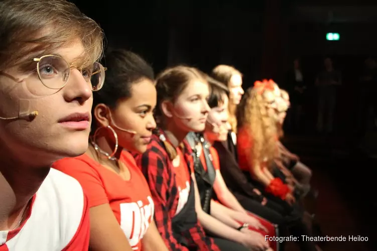 Theaterbende Heiloo gaat uitdaging met de klok aan