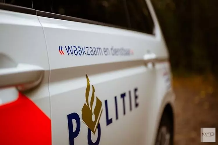 Auto in sloot, bestuurder gevlogen