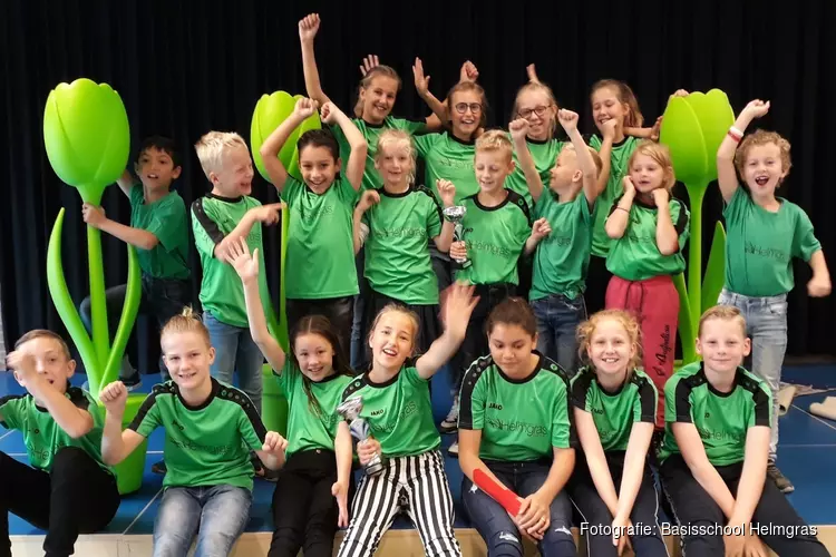 Basisschool Helmgras grote winnaar op schoolkorfbaltoernooi