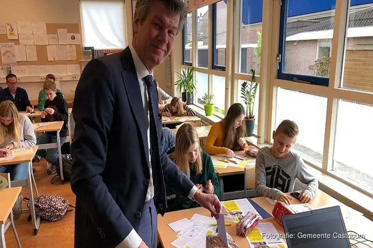 Burgemeester Mans schrijft voor Amnesty